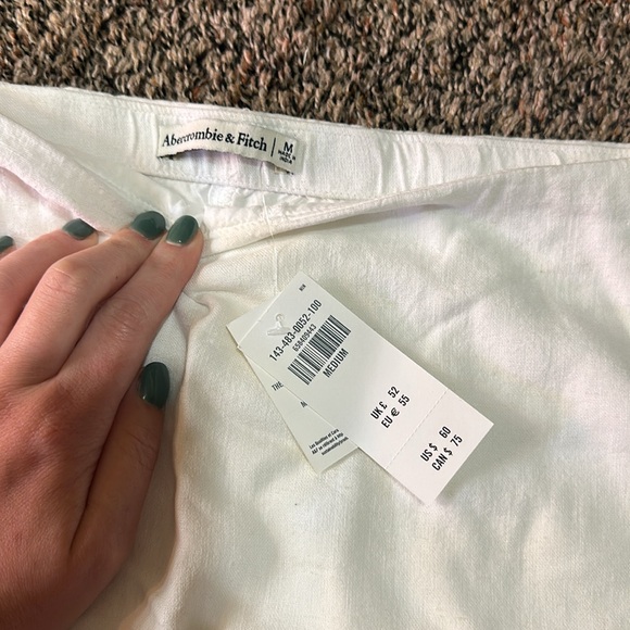 White Abercrombie Skirt - Picture 2 of 3